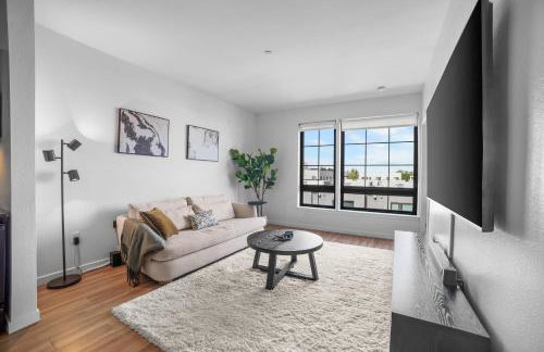 Modern Riverfront Loft Proximity to Downtown - Foto 1