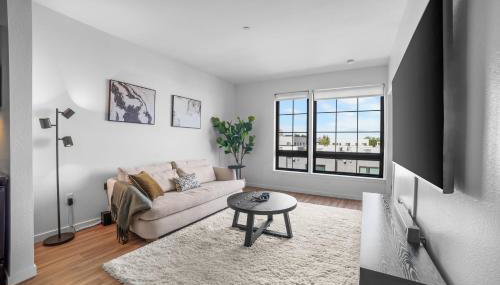 Modern Riverfront Loft Proximity to Downtown - Foto 1