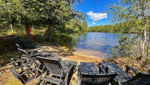Groups Welcome! Lakefront Gem with Dock in Greenwood - Foto 2
