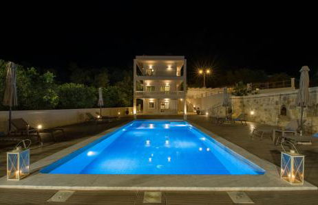 Queen Electra with pool and tennis court - Photo 29