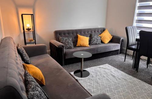 1 Bedroom Flat - Manchester Airport Apartment - 7 mins to MAN - Staycations & Business stays! - Foto 1