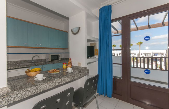 Apartamentos Plaza Azul - Photo 4