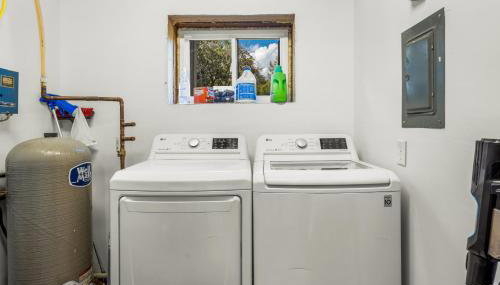 Glenwood Springs Mountain Getaway with Hot Tub and Riverfront - Photo 2