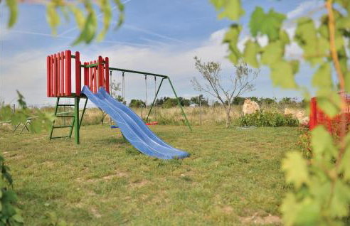 Nice Home In Nadin With Wifi - Photo 20