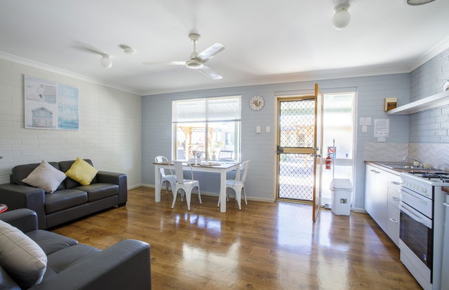 Shark Bay Seafront Apartments - Photo 32