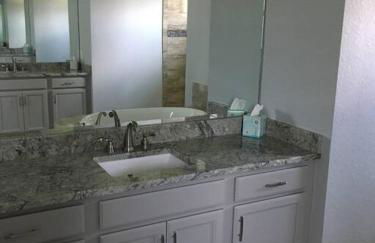 Luxury Waterfront Home With Heated Pool & Hot Tub - Foto 31