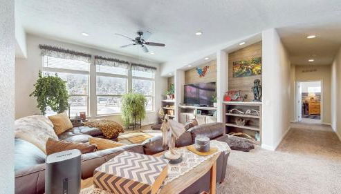 New! Grand Manor - Close to Tamarack and Lake Cascade - Pet friendly - fenced yard - trailer parking - Foto 3