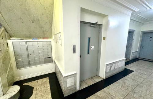 Sunny Jersey City 1BR, 25 min to NYC, 15min to EWR, King Bed, Hammock & Park Views - Foto 25