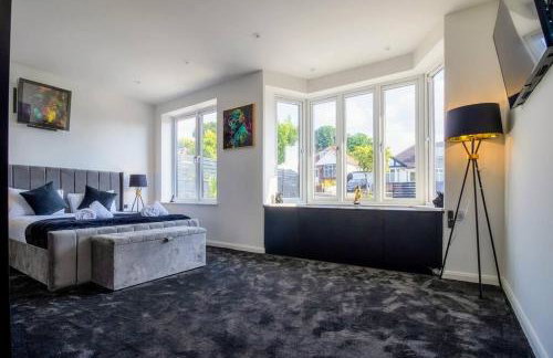 Luxury 4-Bedroom High-End Home, Includes Jacuzzi and Pool Table - Foto 33