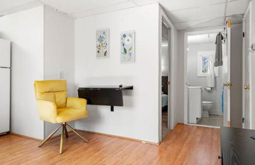 Nothing Fancy Older Apt Walk to Downtown King Bed - Foto 10