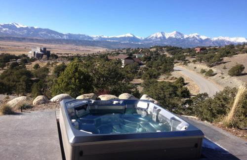 Barnwood Chateau with 2 Master Suites Hot Tub - Foto 48