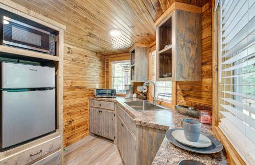 Couples Cabin in Broken Bow about 5 Mi to Downtown! - Foto 7