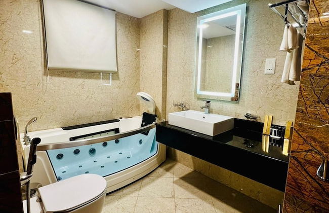 Saxophone Suites - Photo 14