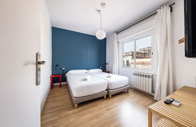 AinB Barcelona Sants Apartments - Photo 34