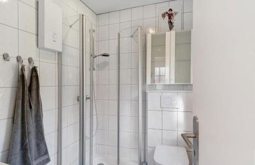 Idyllic Lakeside Cottage - Foto 17