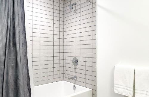 Suite Downtown Pool and Gym Access - Foto 10