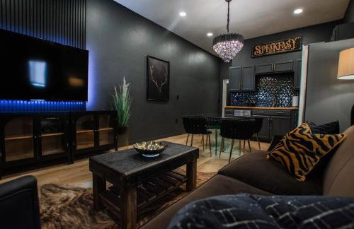 Speakeasy Suite at ArnoTriplex-Close to Downtown-Pet Friendly! - Foto 1