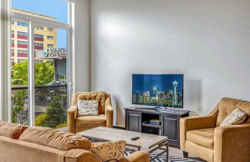 Brand New Condo Steps from Bremerton Ferry - Foto 16