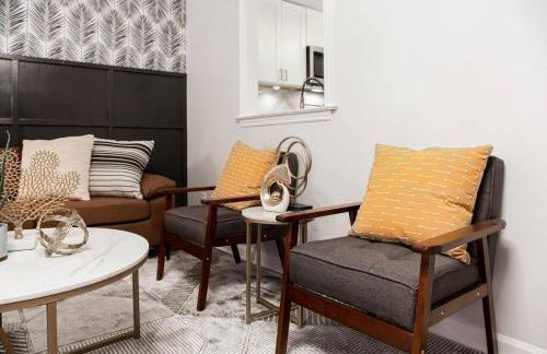 Lux Home-mins to Truist Park wKing pet friendly - Foto 18