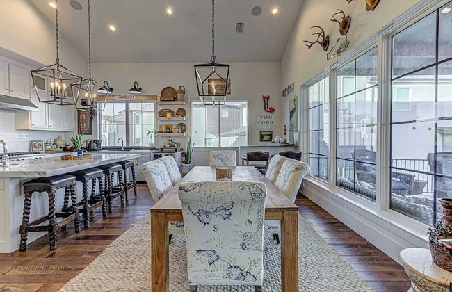 Immaculate Waterfront Home for 16 w/ Private Dock! - Foto 37