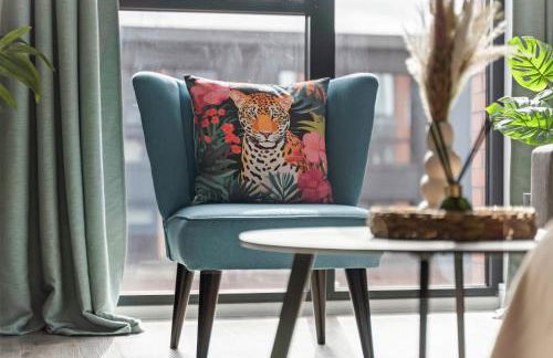 Tropical Suite - 2 Bed 2 Bath City Centre Netflix Games - Exclusive Weekly and Monthly DEALS - Raozee Homes - Foto 4