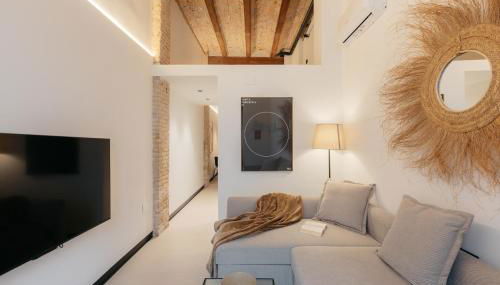 Lovely Exclusivity in Valencia Center - Photo 1