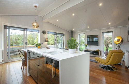 Deer Leap, Strawberryfield Park - Photo 4