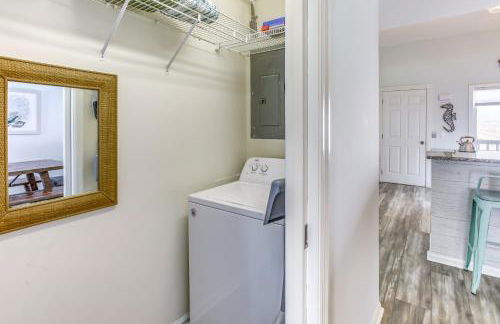 Salt and Light Oceanfront Condo with Pool and Elevator - Foto 27