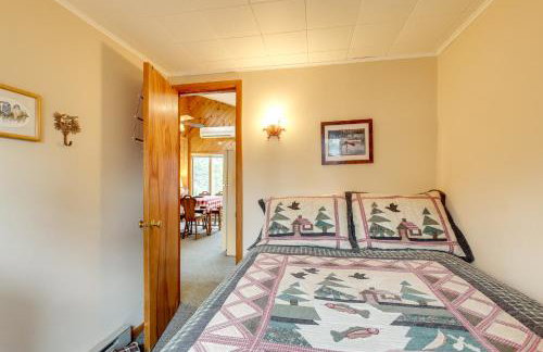 Waterfront Cottage on Lake George with 2 Docks! - Foto 12