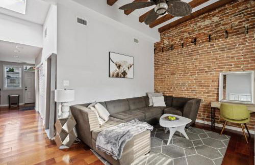 Perfect Location! Stylish Condo Steps Away from Nationals Stadium and Navy Yard in DC's Southwest Gem - Foto 23