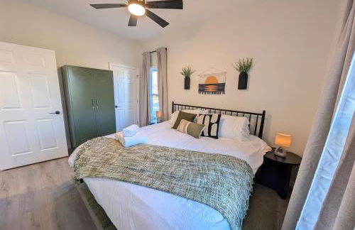 Modern Norwalk Retreat 2 King Suites Sunroom - Foto 3