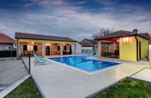 Beautiful Villa Petra with Summer Kitchen and Pool - Foto 19