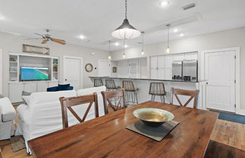 Beach Bungalow, 3 Min Walk to Beach, Golf Cart, 4 bikes, Wagon - Foto 17