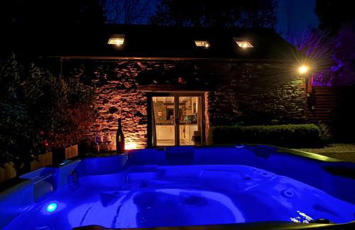 Sunridge Fishing Lodge with Hot Tub & Giant Cinema - Foto 47