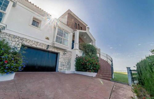 49-Exclusive Villa With Private Pool & Breathtaking Views in Mijas! - Photo 52