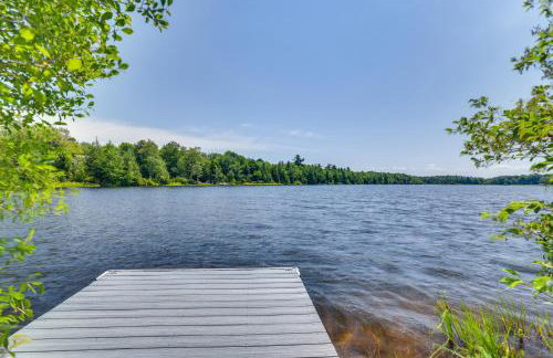 Private Hot Tub Lakefront Poconos Home! - Foto 29