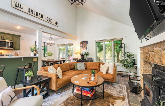 The Après-alpine by Avantstay Cozy Modern Cabin w/ Deck - Foto 30