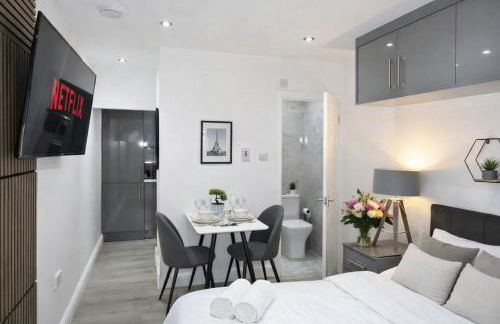 Modern Studio Near NEC & BHX Free Parking - Foto 1