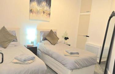 The Mews, Whetstone - Photo 12