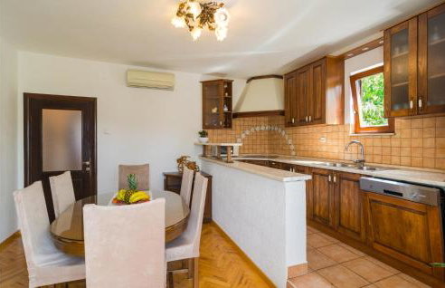 Three-Bedroom Apartment In Srinjine - Photo 7