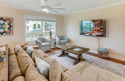 Waterfront Clear Lake Home with Game Room and Deck! - Foto 7