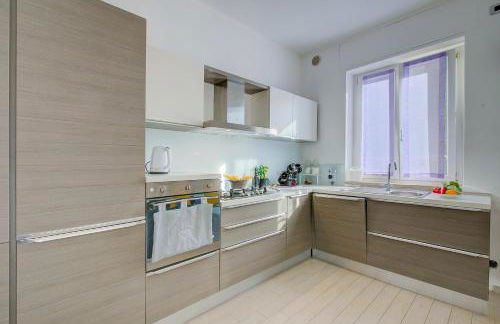 Asia Apartment Laveno Center - Happy Rentals - Photo 10