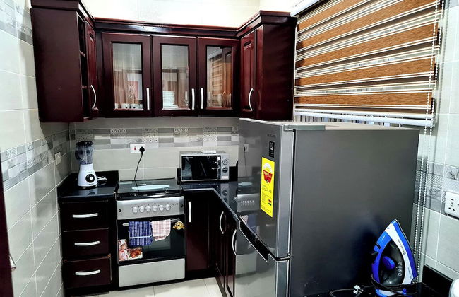 Gorgeous Quiet & Comfy Close to Highway - Foto 12