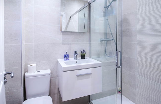 2 Bed 1 Bath Town Center Apartment - Foto 24