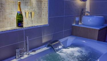 T2 avec bain à remous en plein centre de Chartres - Foto 2