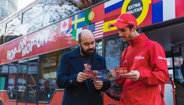 Pronti a salire sull'autobus