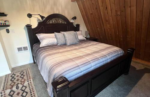 Mt Rainier!Best place to stay with family and friends! Sleeps10!4B 2B Home! Hottub!PondView!Paradise! - Foto 14