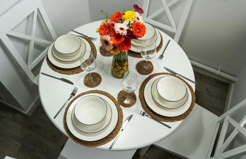 Central Stamford Apartment with private parking - Foto 41