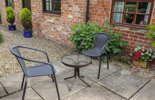 Woldsend Cottage - Photo 12