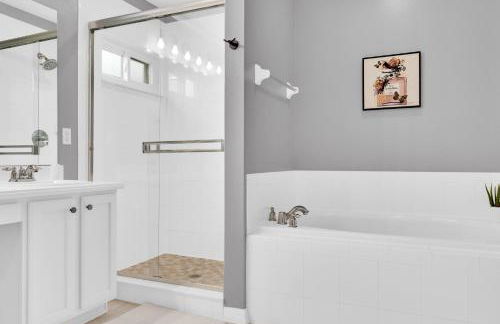 Stunning West Haven Villa with Private Pool Spa and Balcony Near Disney - Foto 31